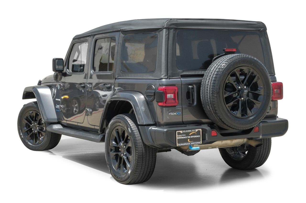 Jeep Wrangler Vehicle Main Gallery Image 11