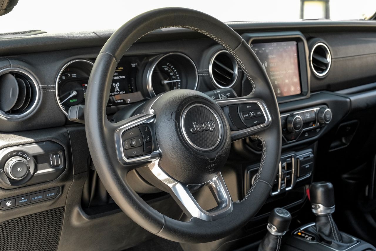 Jeep Wrangler Vehicle Main Gallery Image 16