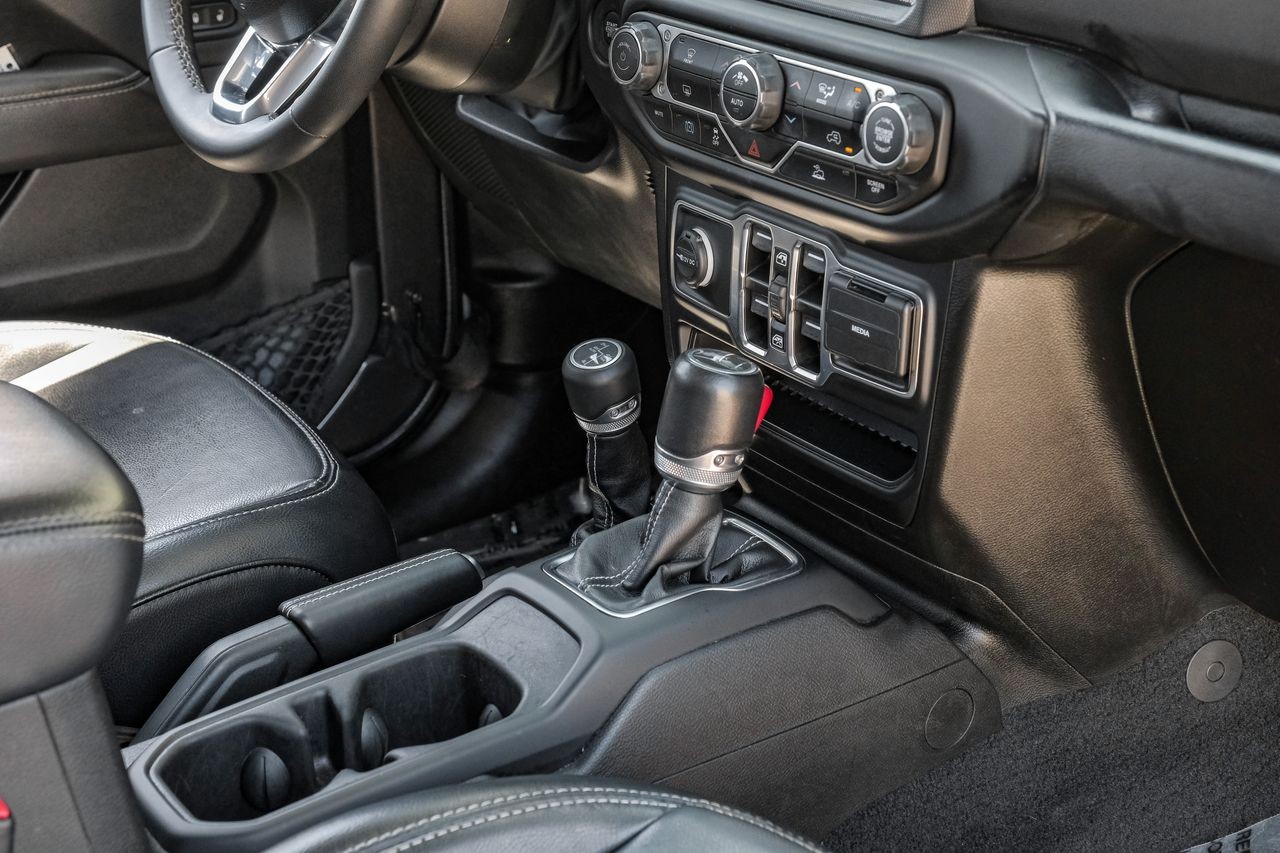 Jeep Wrangler Vehicle Main Gallery Image 24