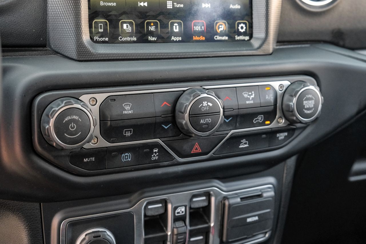 Jeep Wrangler Vehicle Main Gallery Image 27