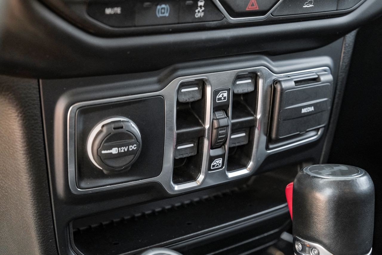 Jeep Wrangler Vehicle Main Gallery Image 28
