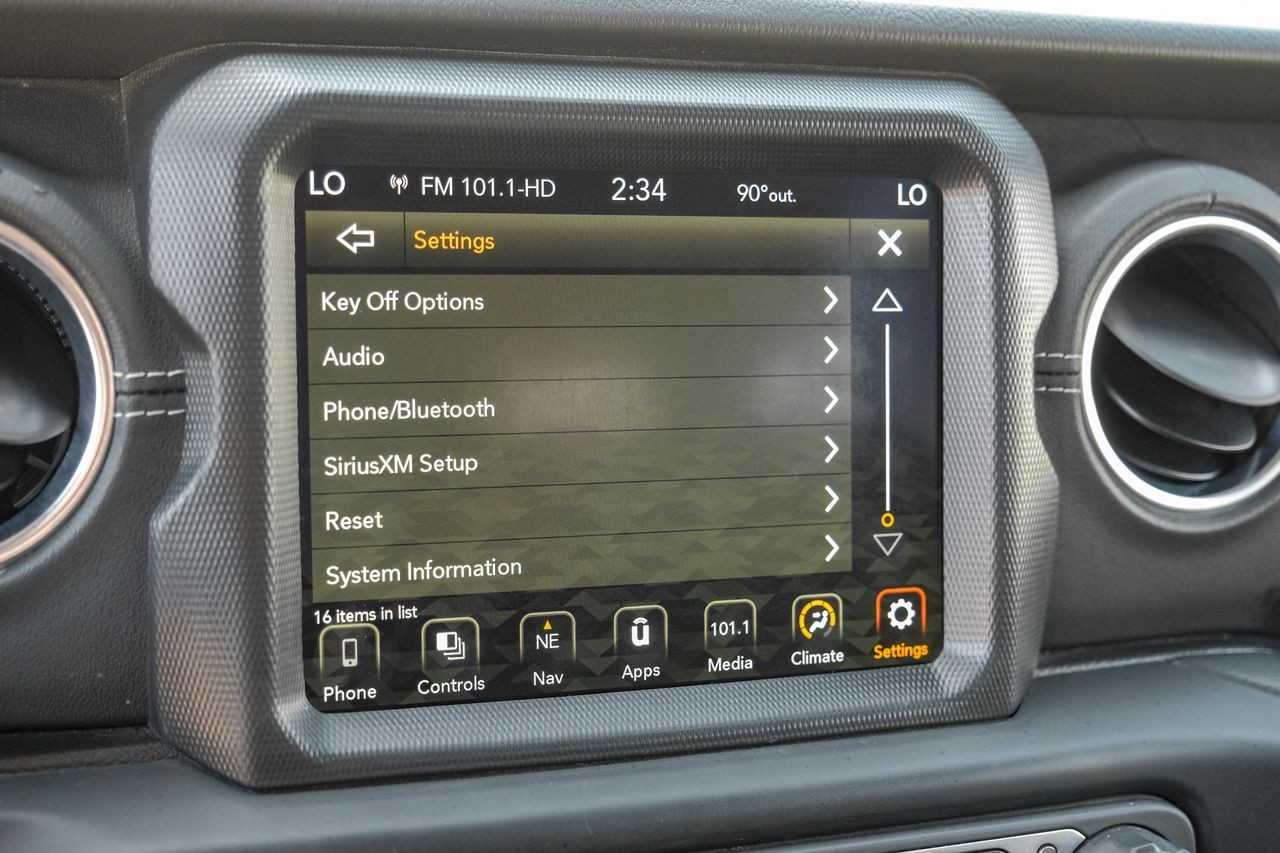 Jeep Wrangler Vehicle Main Gallery Image 36