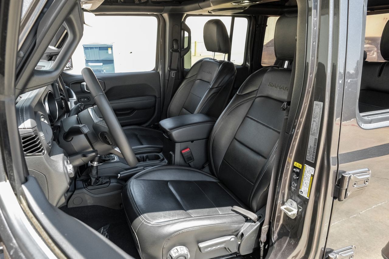 Jeep Wrangler Vehicle Main Gallery Image 37