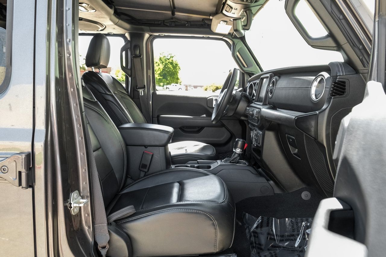 Jeep Wrangler Vehicle Main Gallery Image 38