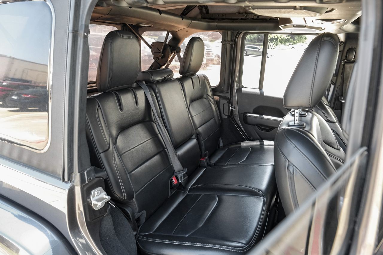 Jeep Wrangler Vehicle Main Gallery Image 40