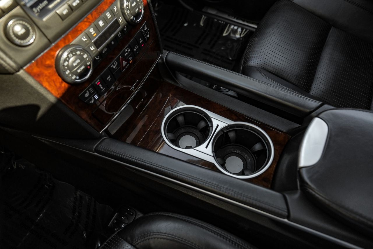 Mercedes-Benz ML 63 AMG Vehicle Main Gallery Image 21