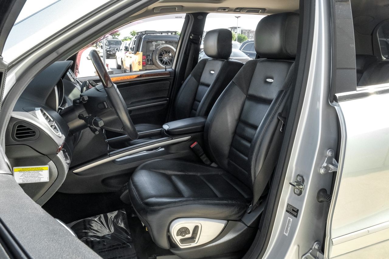 Mercedes-Benz ML 63 AMG Vehicle Main Gallery Image 27