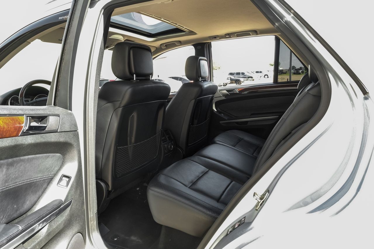 Mercedes-Benz ML 63 AMG Vehicle Main Gallery Image 34