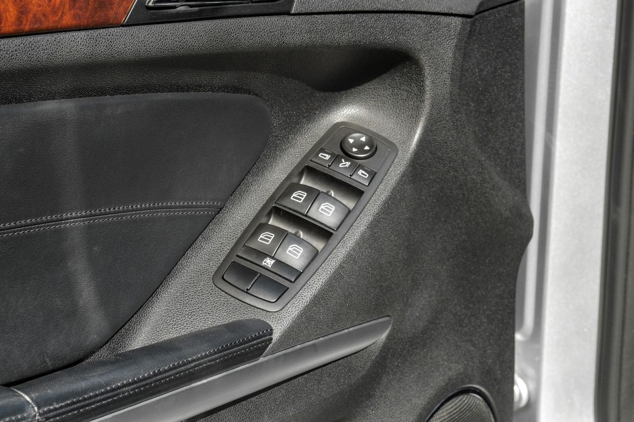 Mercedes-Benz ML 63 AMG Vehicle Main Gallery Image 39