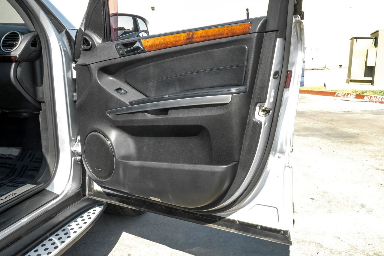 Mercedes-Benz ML 63 AMG Vehicle Main Gallery Image 40