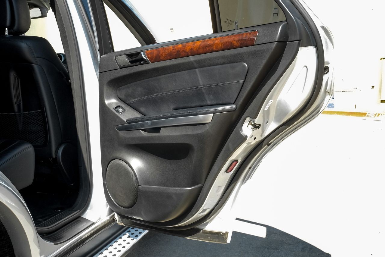Mercedes-Benz ML 63 AMG Vehicle Main Gallery Image 42