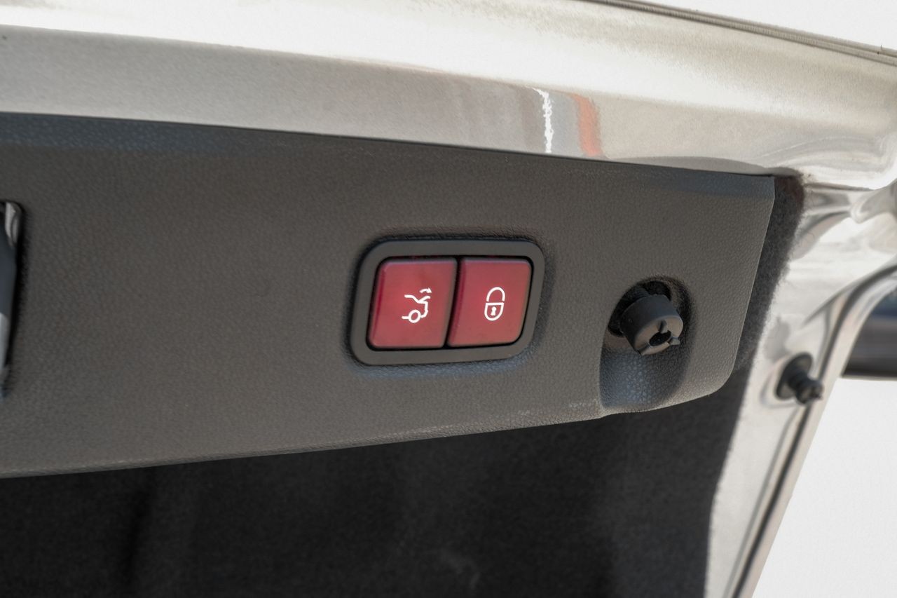 Mercedes-Benz ML 63 AMG Vehicle Main Gallery Image 49