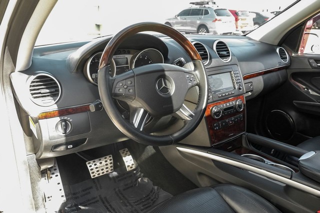 Mercedes-Benz ML 63 AMG Vehicle Main Gallery Image 03