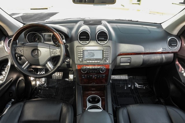 Mercedes-Benz ML 63 AMG Vehicle Main Gallery Image 15