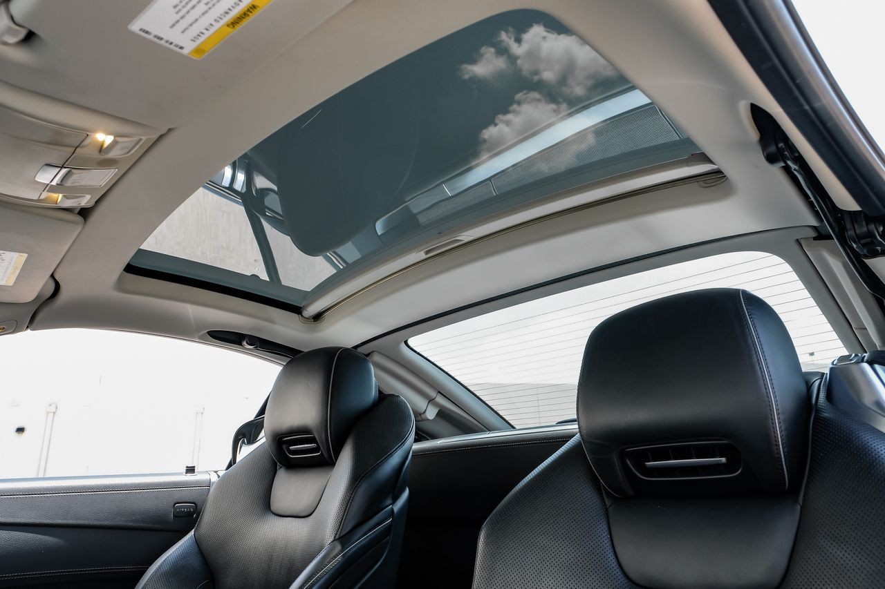 Mercedes-Benz SL 400 Vehicle Main Gallery Image 05