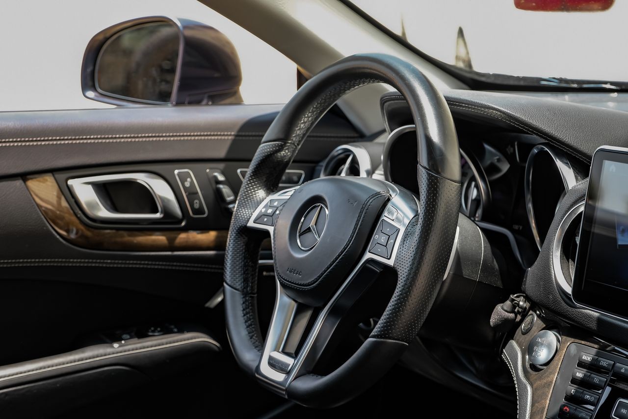 Mercedes-Benz SL 400 Vehicle Main Gallery Image 14