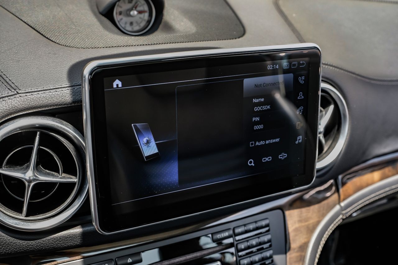 Mercedes-Benz SL 400 Vehicle Main Gallery Image 22