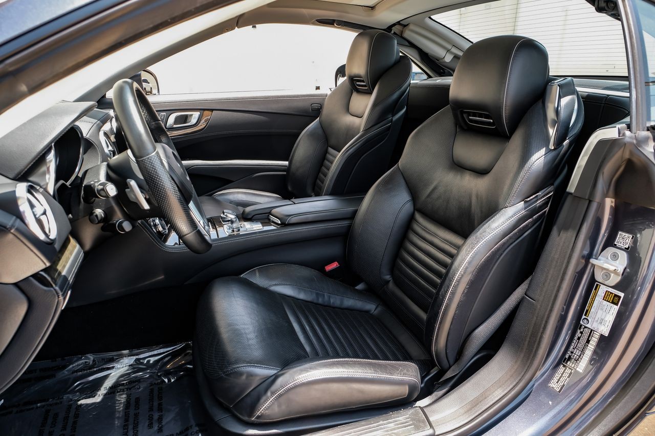 Mercedes-Benz SL 400 Vehicle Main Gallery Image 25