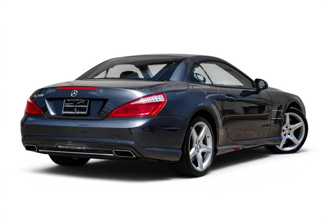 Mercedes-Benz SL 400 Vehicle Main Gallery Image 09