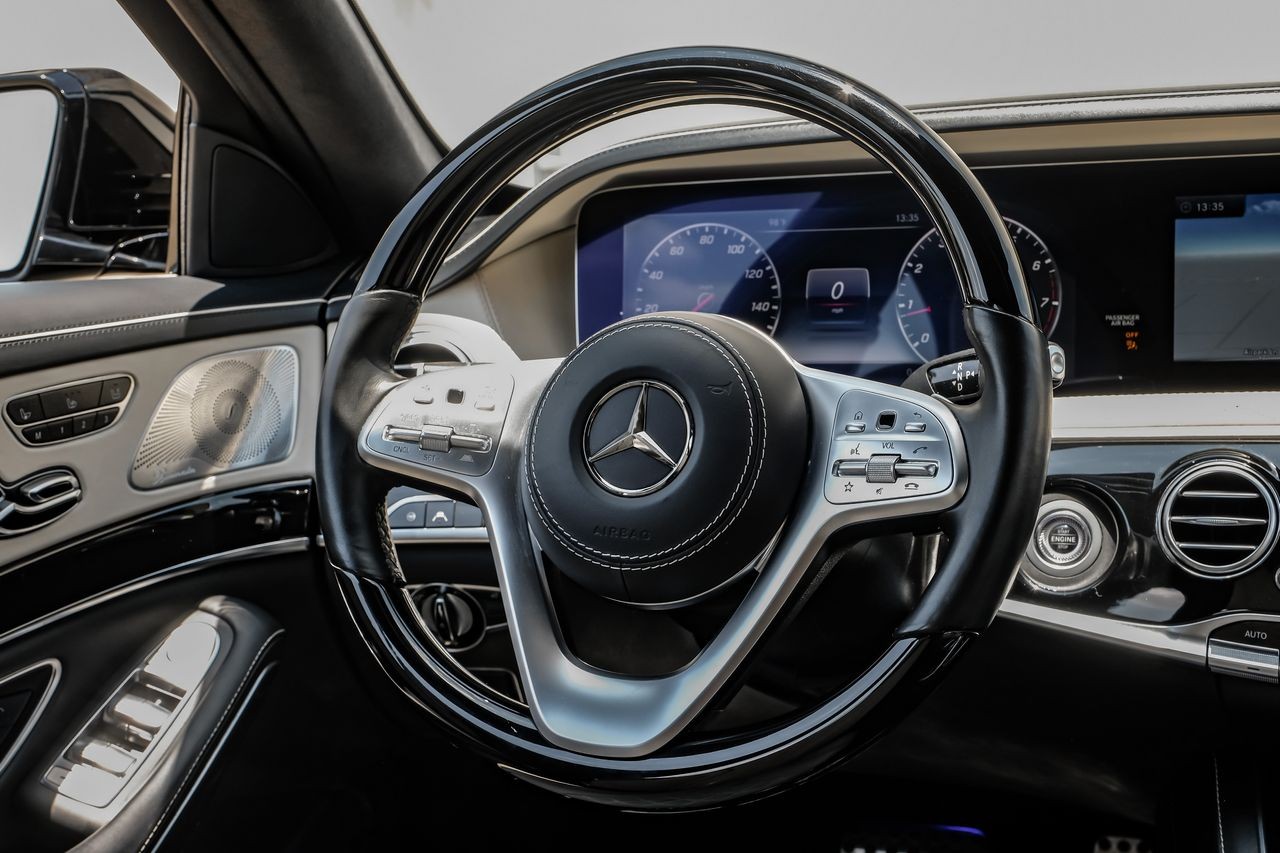 Mercedes-Benz S 560 Vehicle Main Gallery Image 16