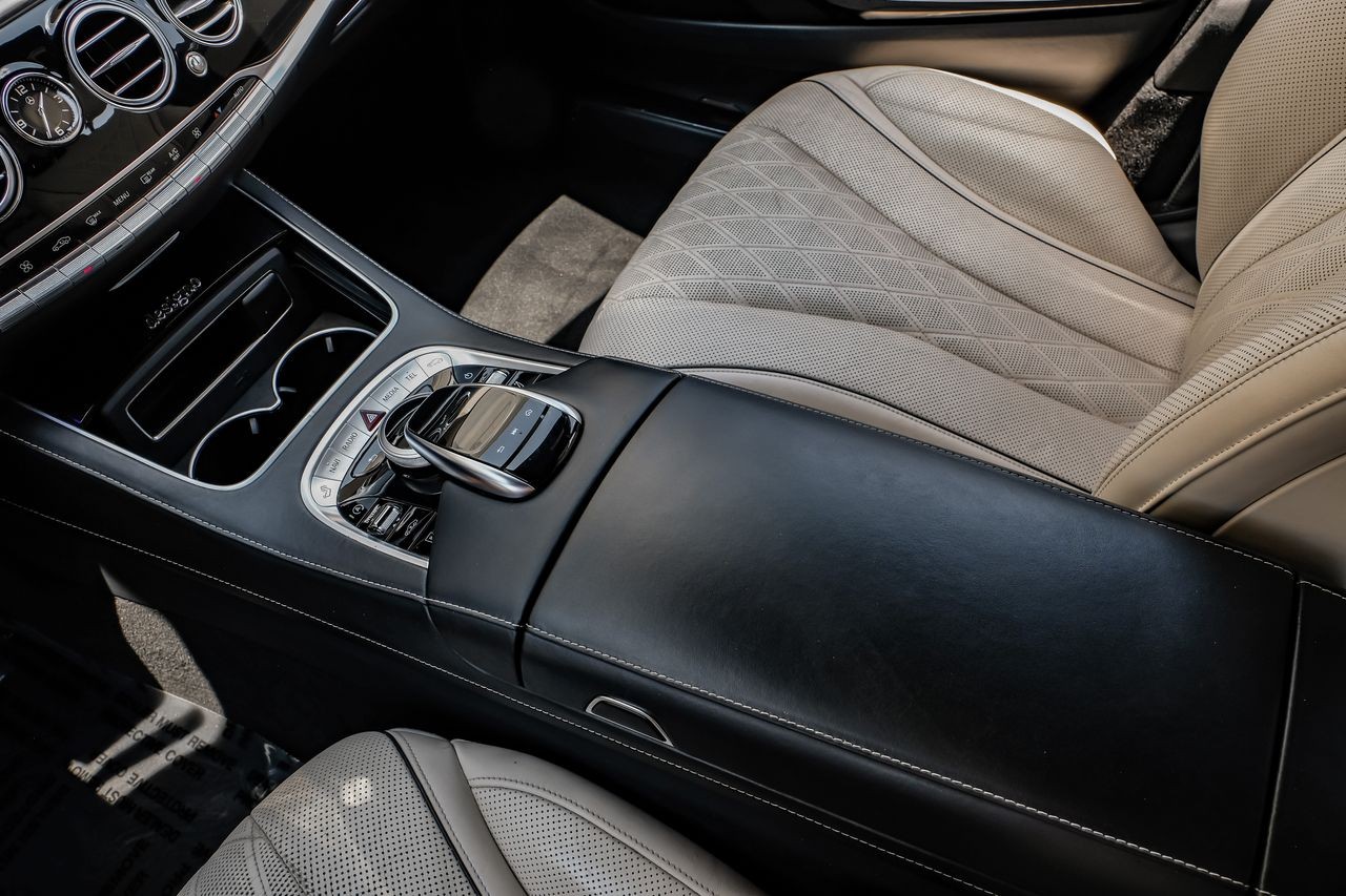 Mercedes-Benz S 560 Vehicle Main Gallery Image 24