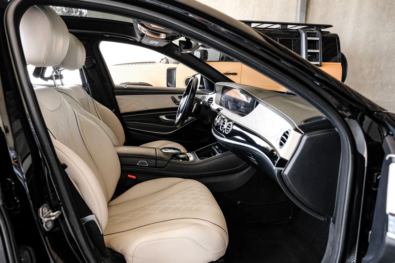 Mercedes-Benz S 560 Vehicle Main Gallery Image 34