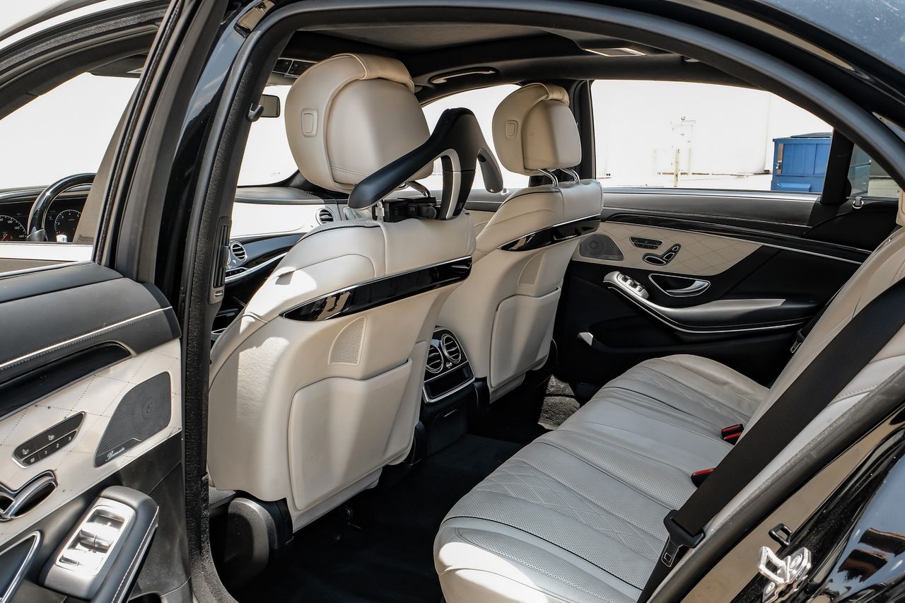 Mercedes-Benz S 560 Vehicle Main Gallery Image 35