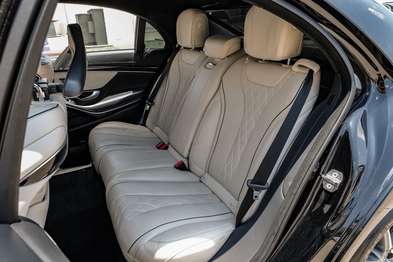 Mercedes-Benz S 560 Vehicle Main Gallery Image 36