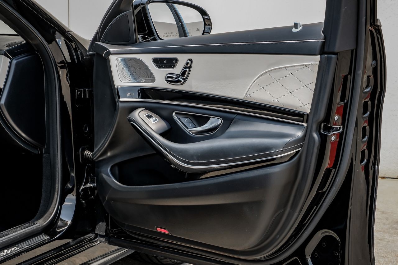 Mercedes-Benz S 560 Vehicle Main Gallery Image 41