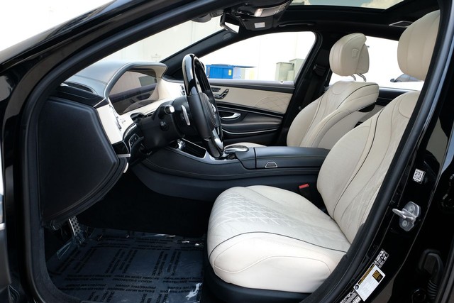 Mercedes-Benz S 560 Vehicle Main Gallery Image 04