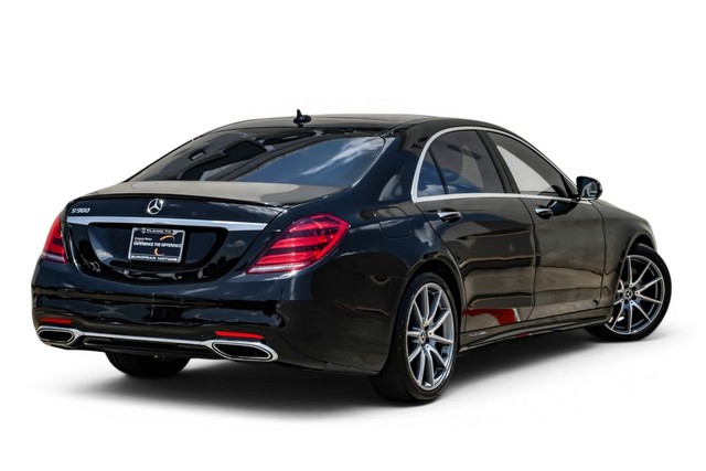 Mercedes-Benz S 560 Vehicle Main Gallery Image 09