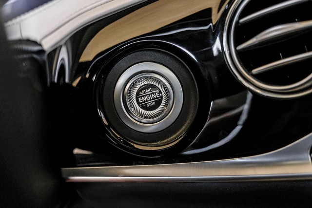 Mercedes-Benz S 560 Vehicle Main Gallery Image 21