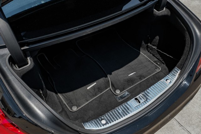 Mercedes-Benz S 560 Vehicle Main Gallery Image 47