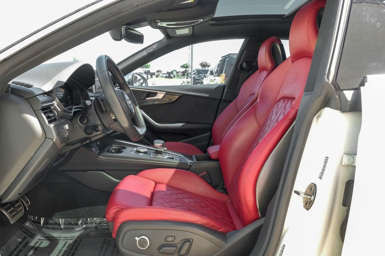 Audi S5 Sportback Vehicle Main Gallery Image 04