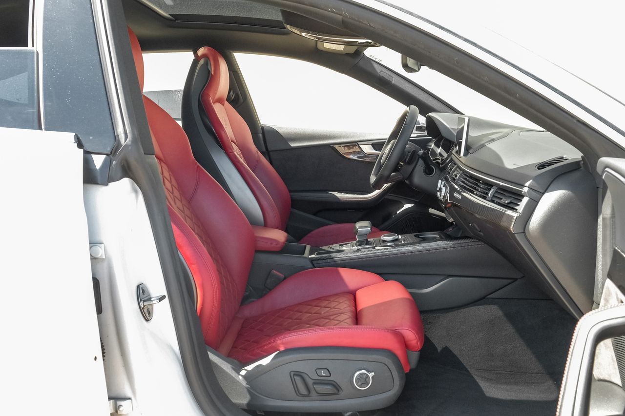 Audi S5 Sportback Vehicle Main Gallery Image 32