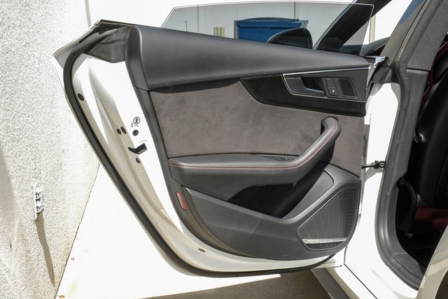 Audi S5 Sportback Vehicle Main Gallery Image 43
