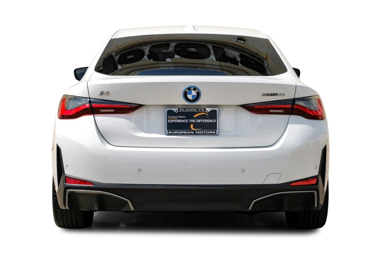 BMW i4 Vehicle Main Gallery Image 10