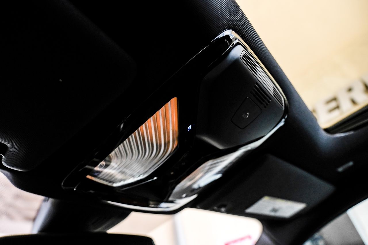 BMW i4 Vehicle Main Gallery Image 24
