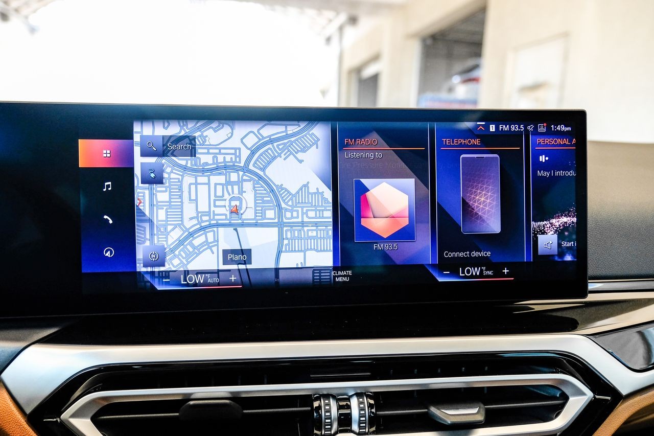 BMW i4 Vehicle Main Gallery Image 26