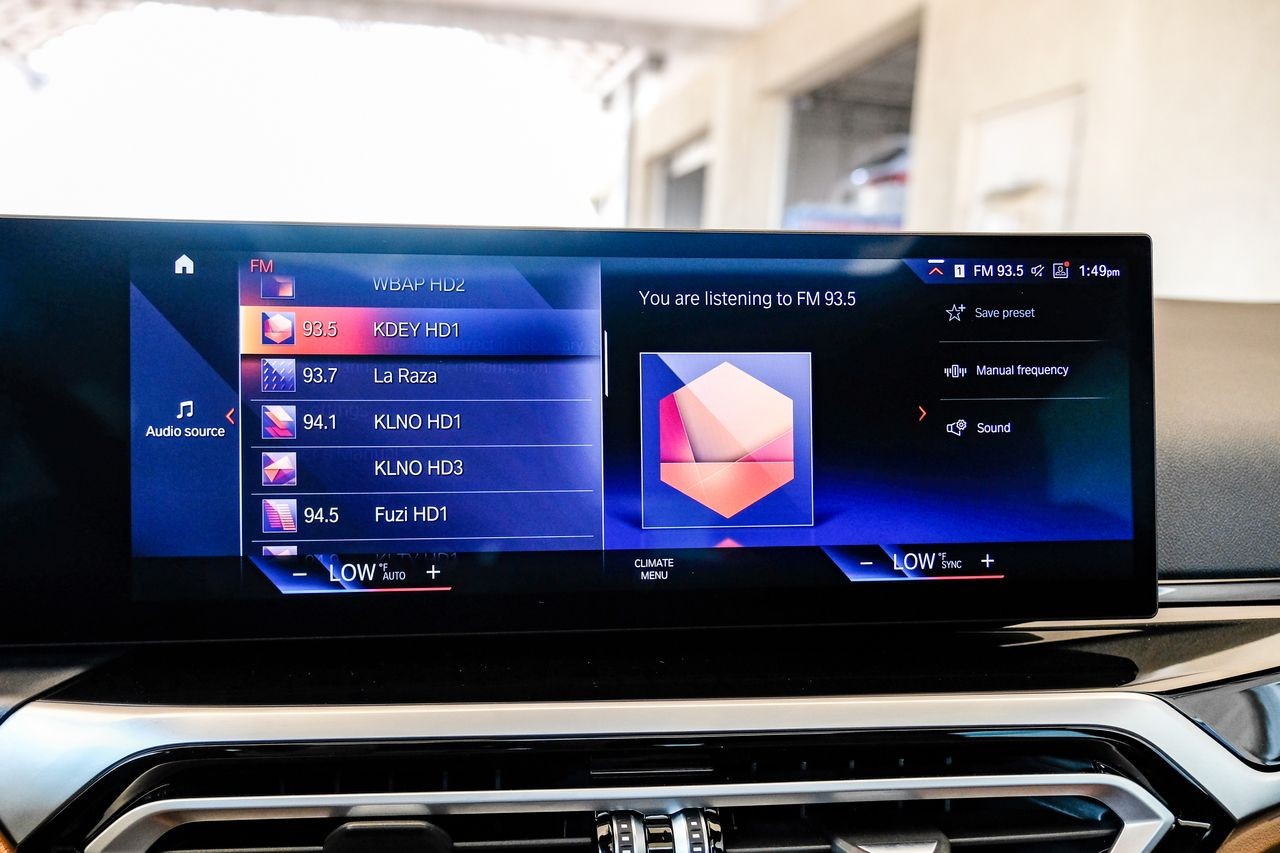BMW i4 Vehicle Main Gallery Image 27
