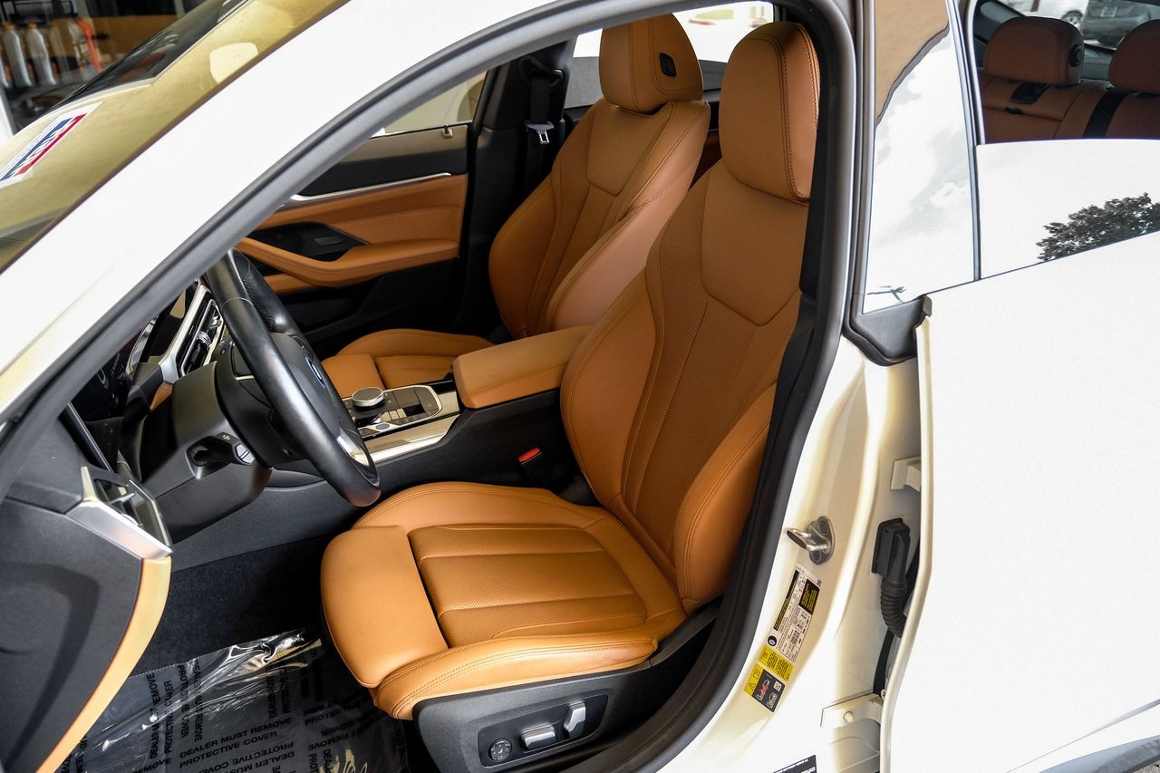 BMW i4 Vehicle Main Gallery Image 30