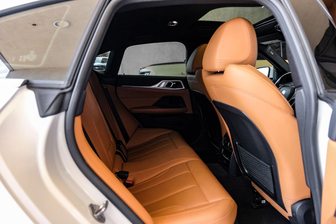 BMW i4 Vehicle Main Gallery Image 34