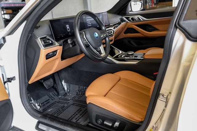 BMW i4 Vehicle Main Gallery Image 03