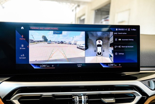 BMW i4 Vehicle Main Gallery Image 22