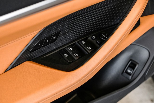 BMW i4 Vehicle Main Gallery Image 42