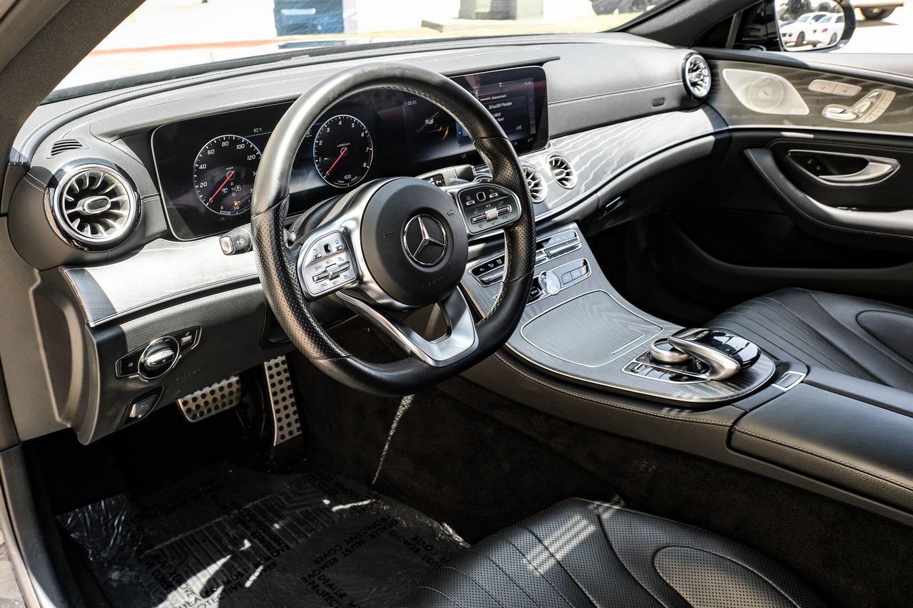 Mercedes-Benz CLS 450 Vehicle Main Gallery Image 03