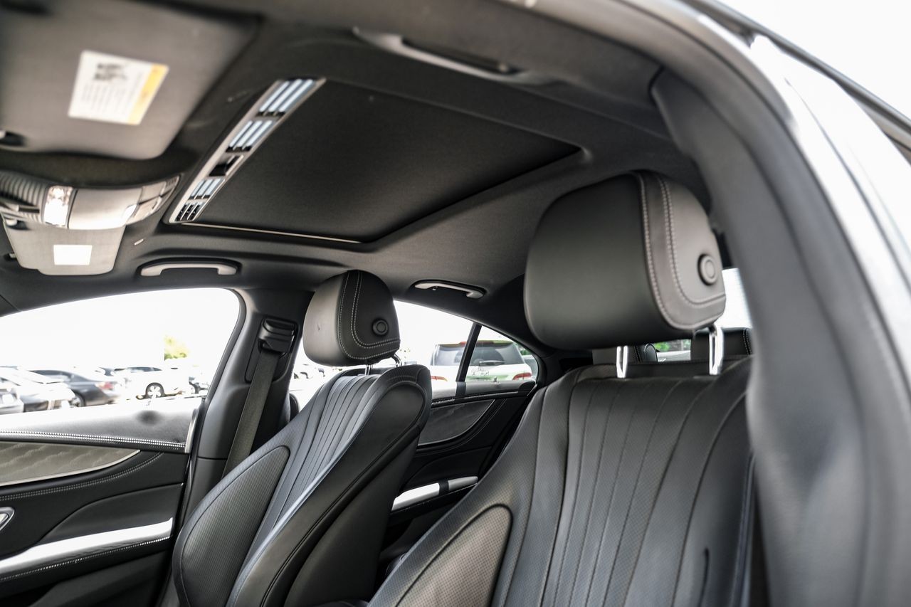 Mercedes-Benz CLS 450 Vehicle Main Gallery Image 05
