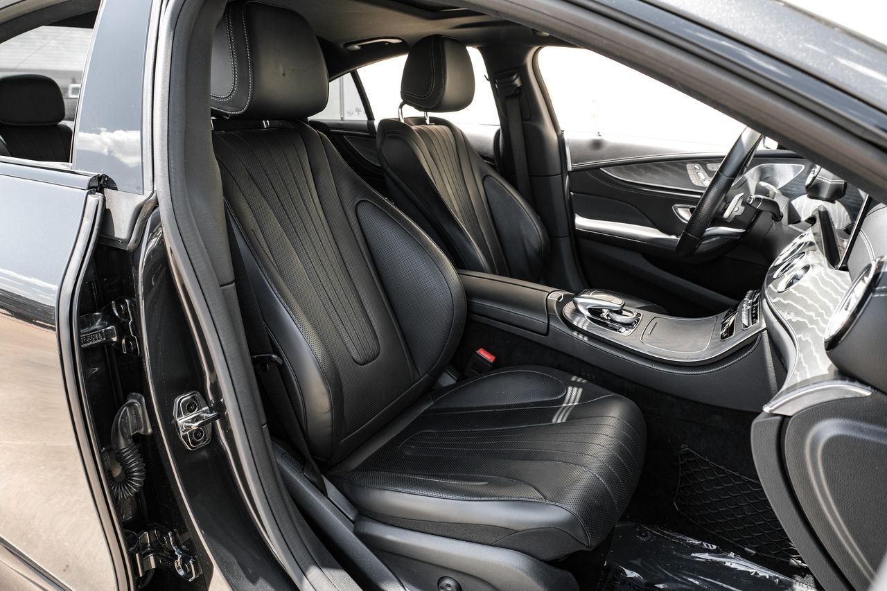 Mercedes-Benz CLS 450 Vehicle Main Gallery Image 32