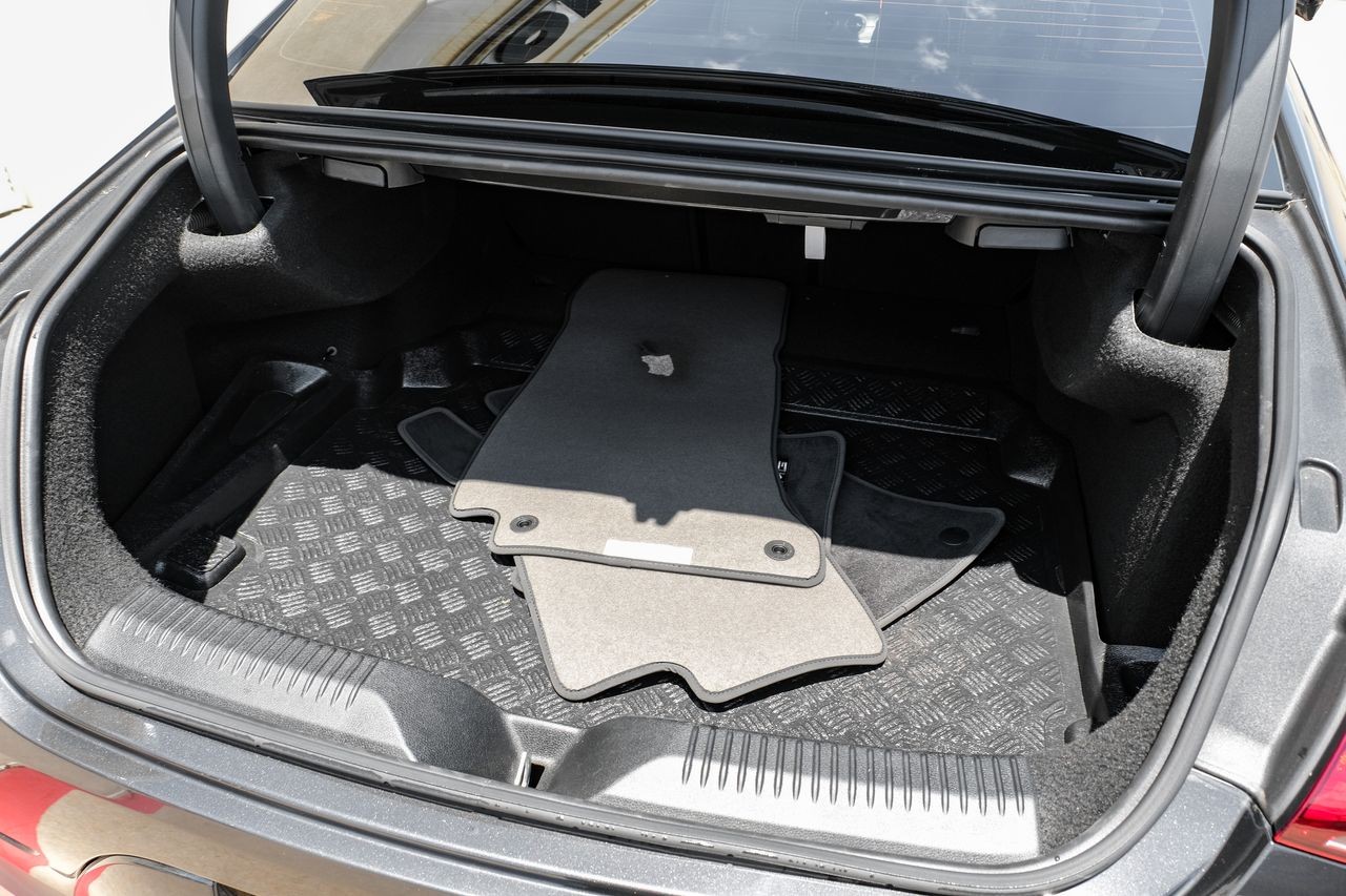 Mercedes-Benz CLS 450 Vehicle Main Gallery Image 48