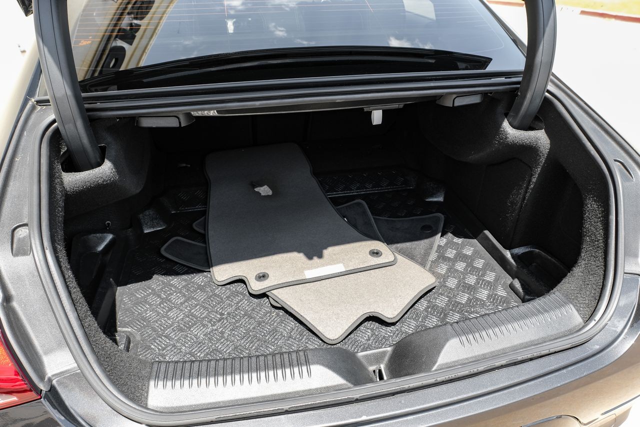 Mercedes-Benz CLS 450 Vehicle Main Gallery Image 49